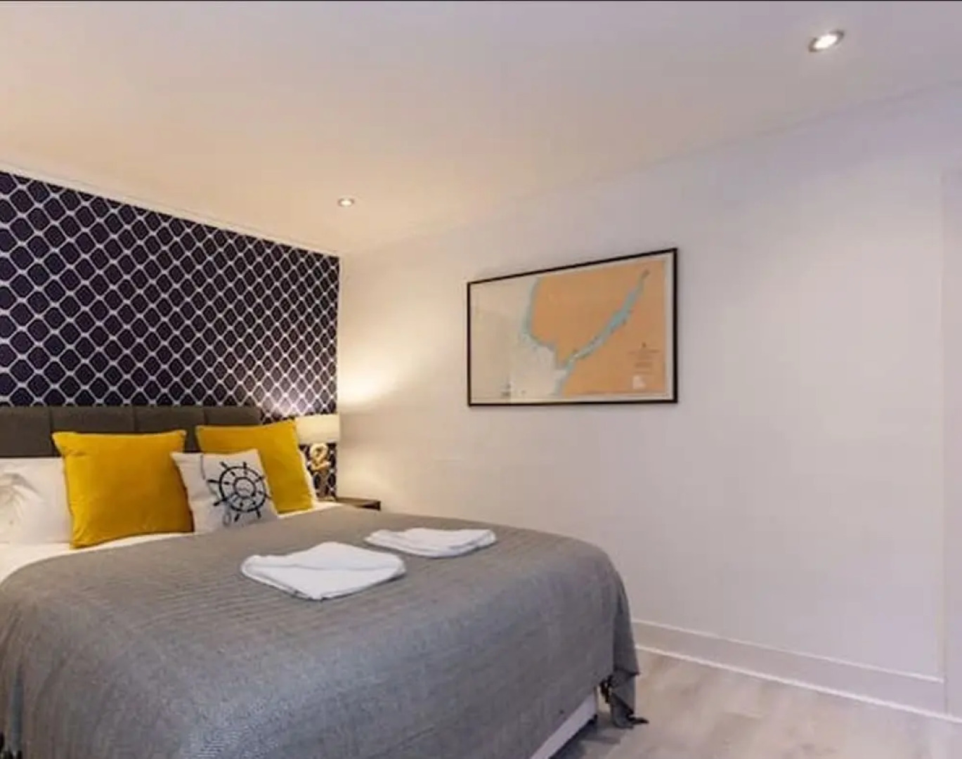 Captains Lookout - Cosy House With Sea Views