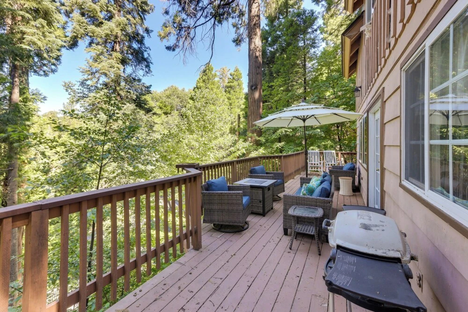 Stunning Getaway in Lake Arrowhead!