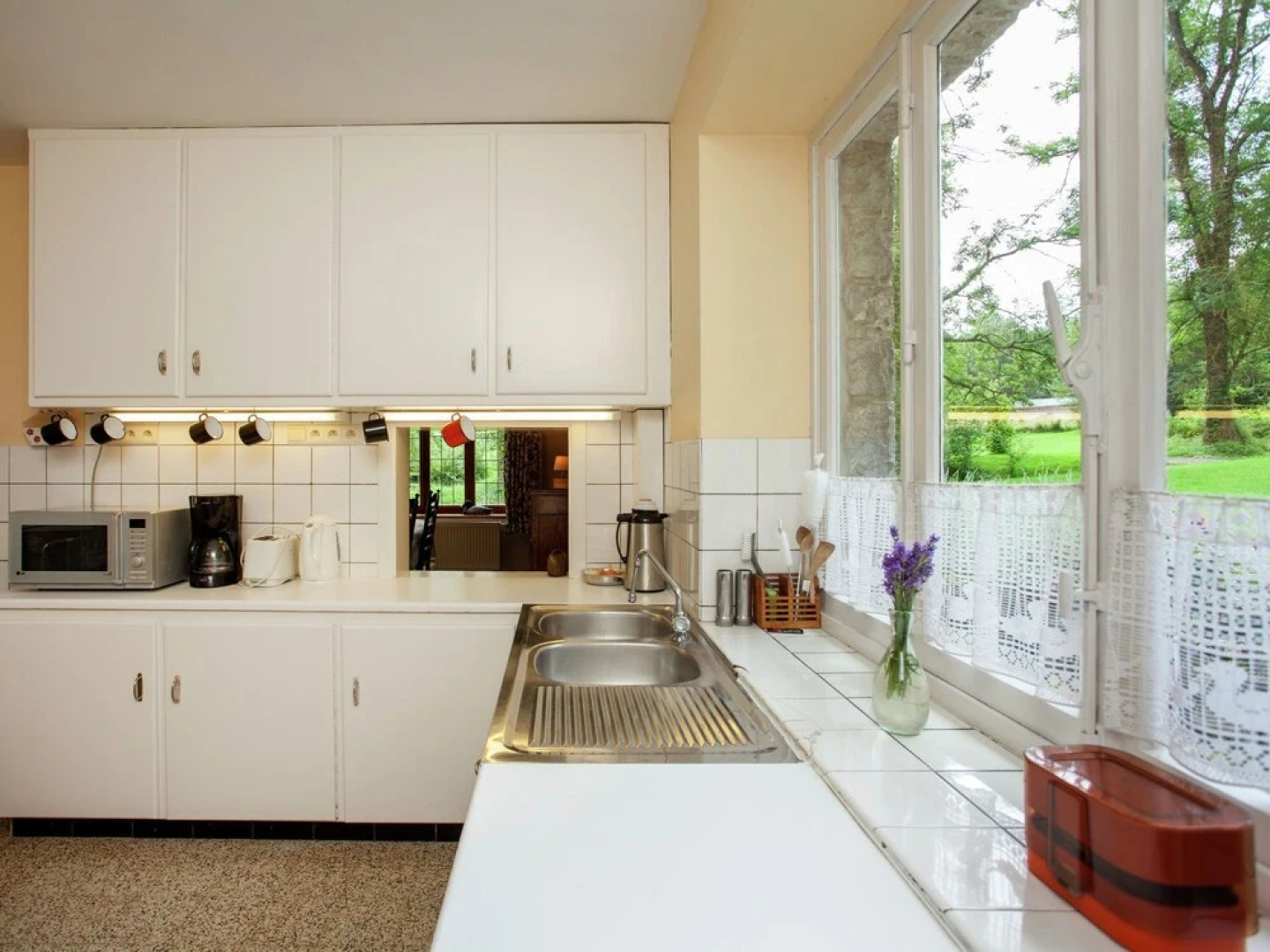 Beautiful Holiday Home With Garden in Belvaux