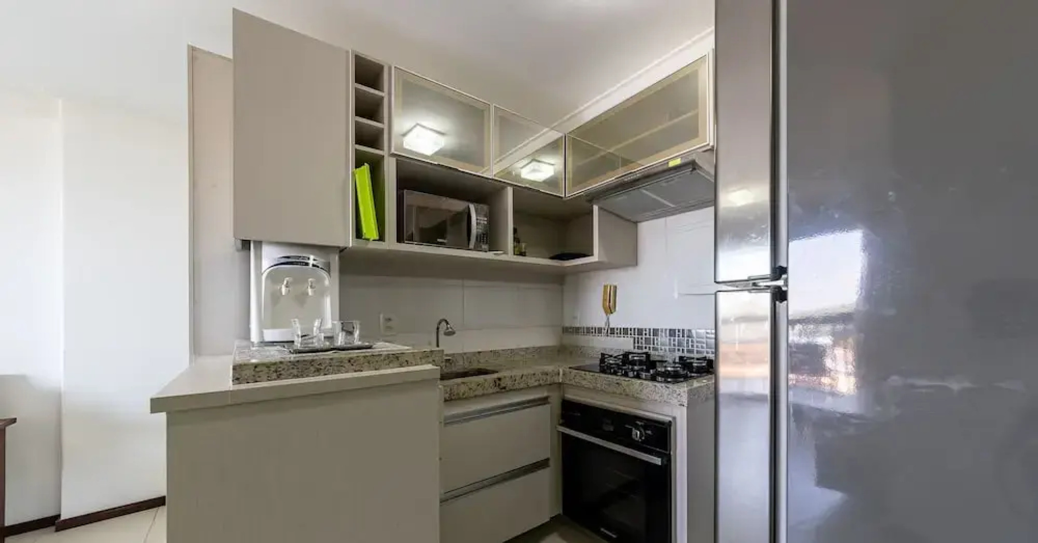 Apto Beira Mar com Vista e Pé na Areia