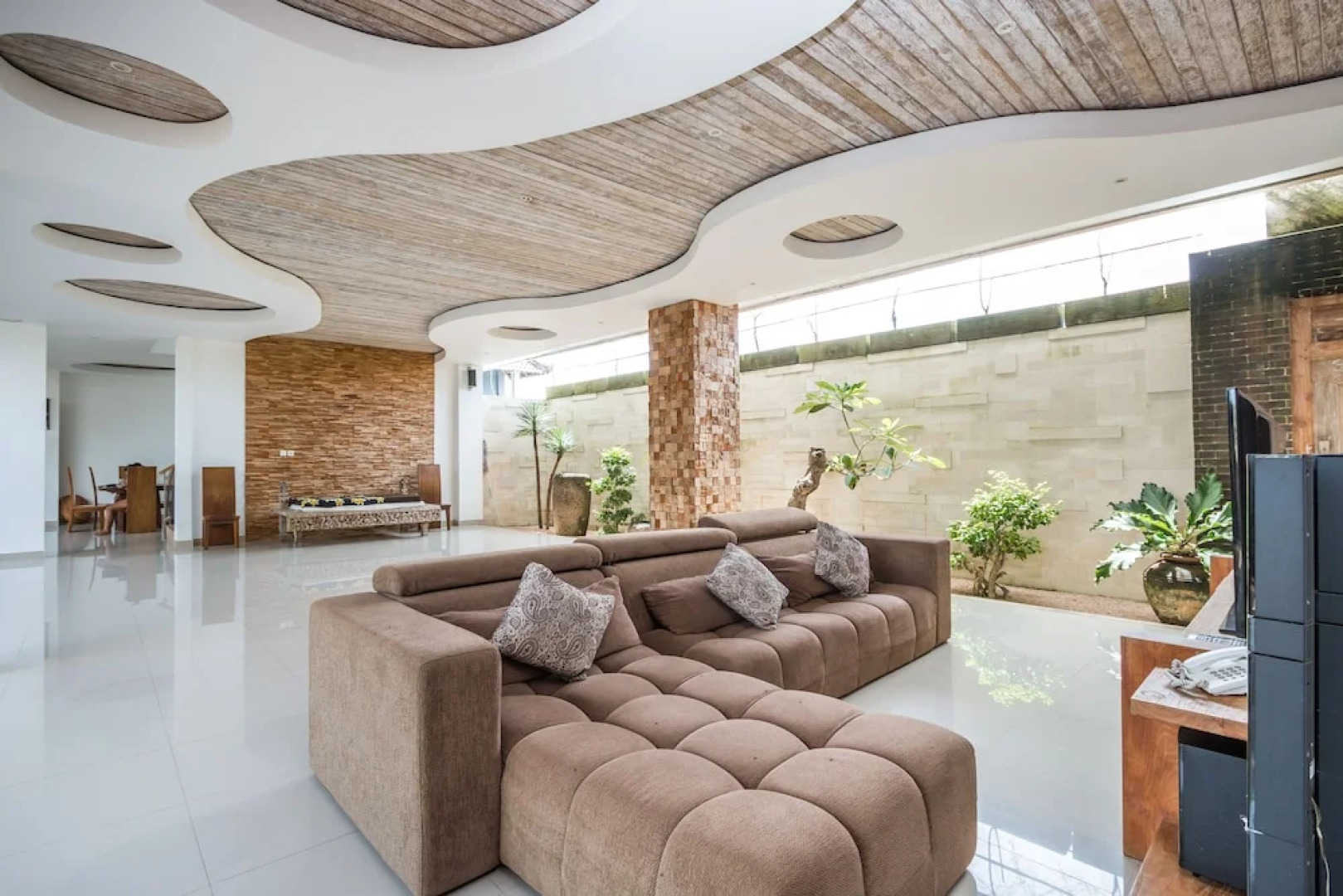 RedDoorz @ Kedungu Beach Surf