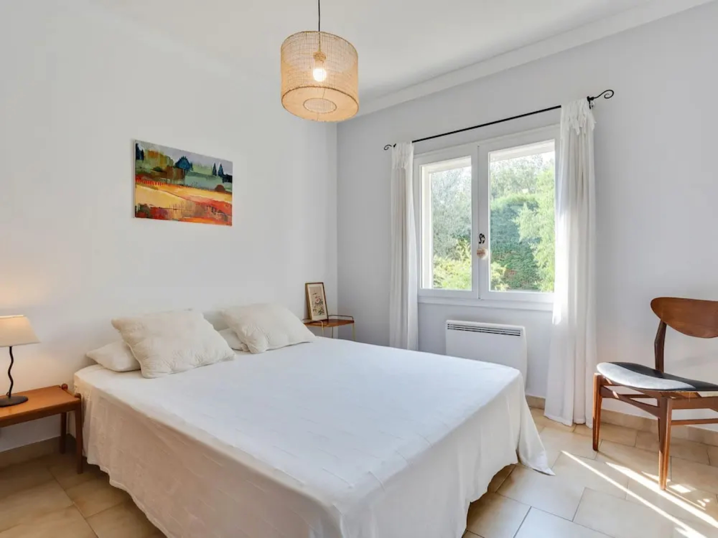 Luxury Modern Villa With Private Pool and Enclosed Garden in the Heart of the Vaucluse