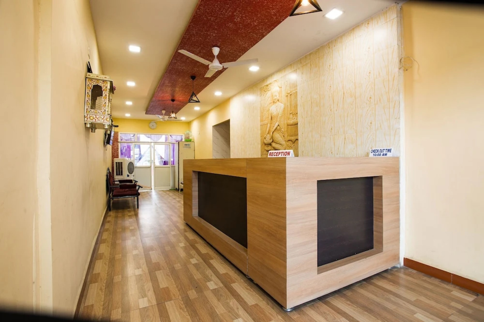 Spot On 23725 Jay Shanti Palace Hotel