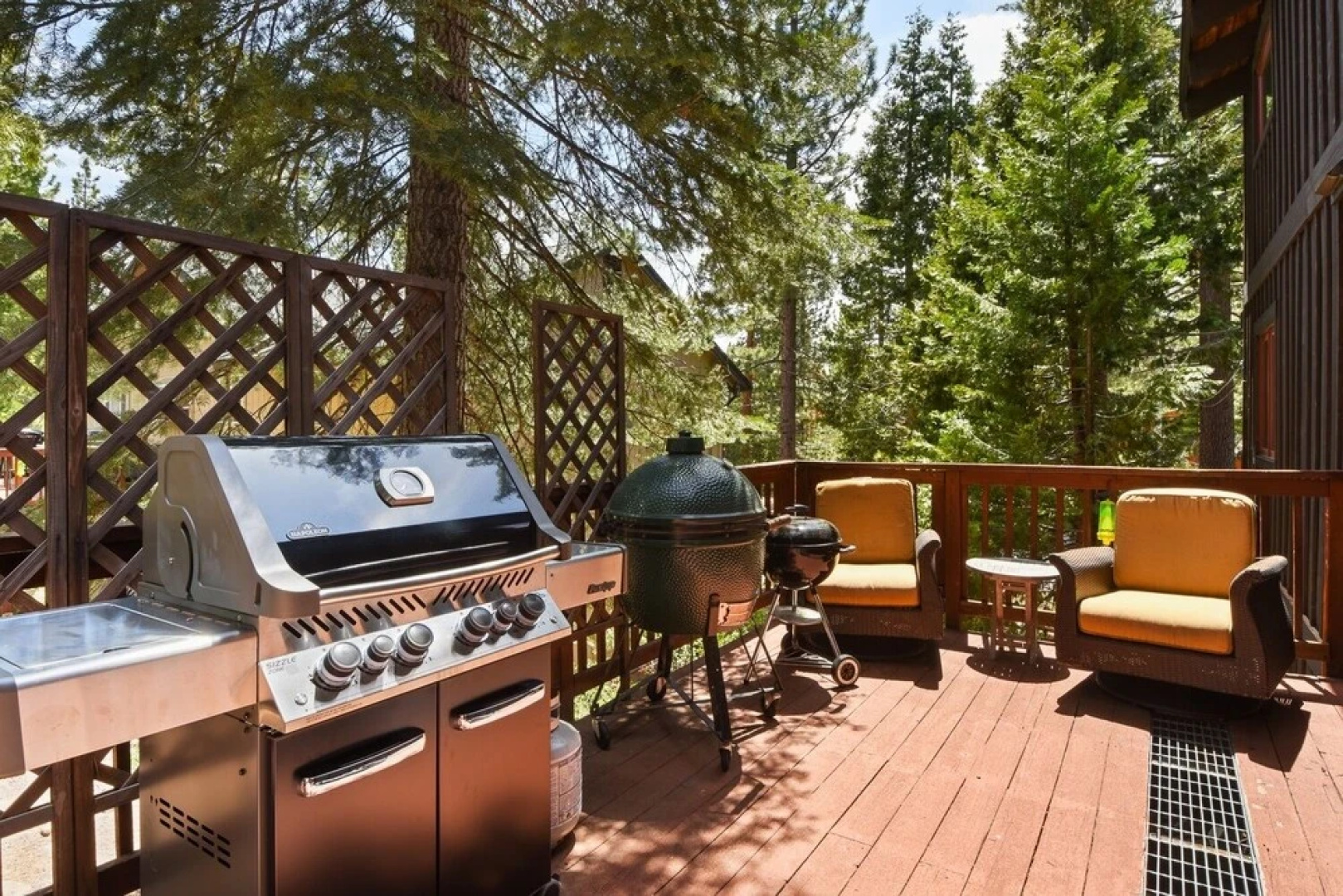 Canterbury Luxury Chalet - Hot Tub, Backs To Forest 3 Bedroom Home by Redawning