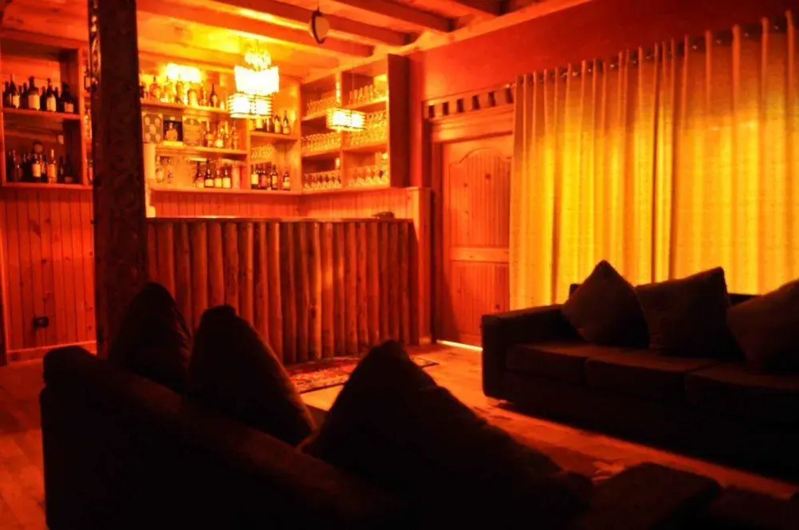 Base Camp Hotel