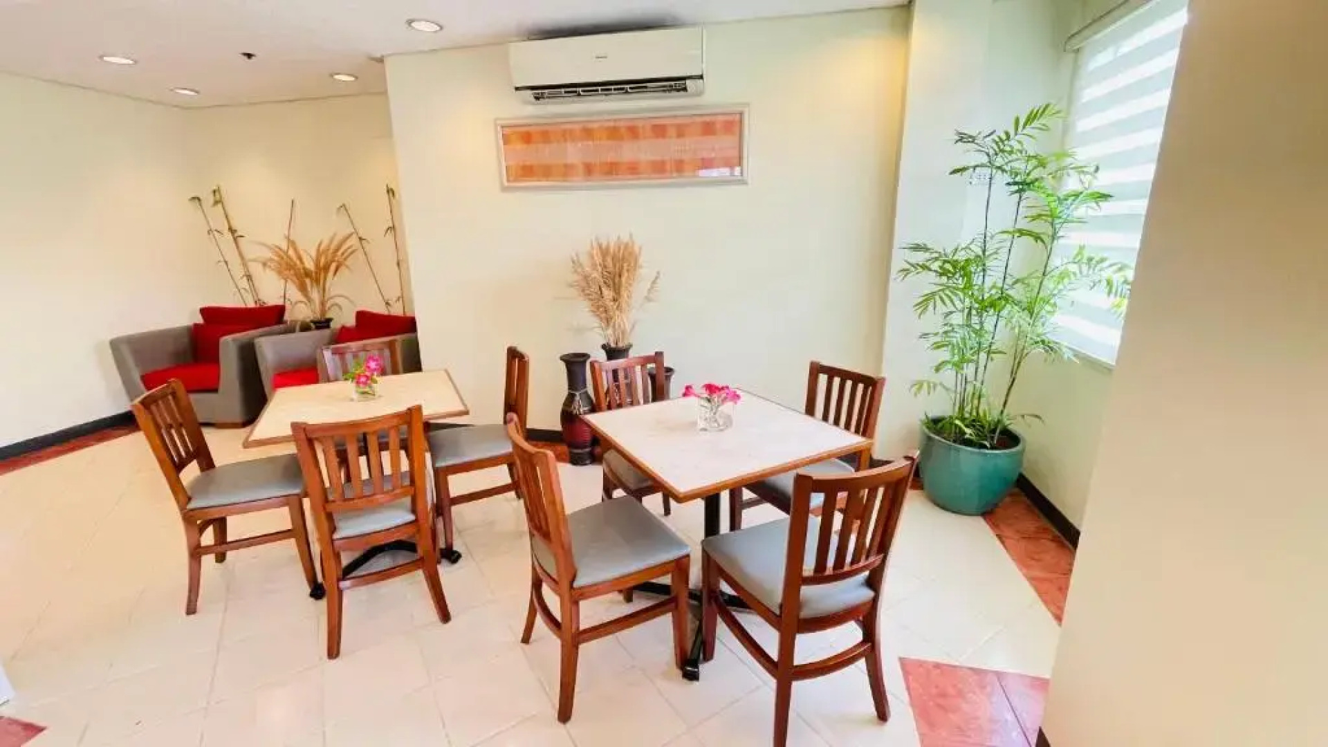 Microtel Inn & Suites