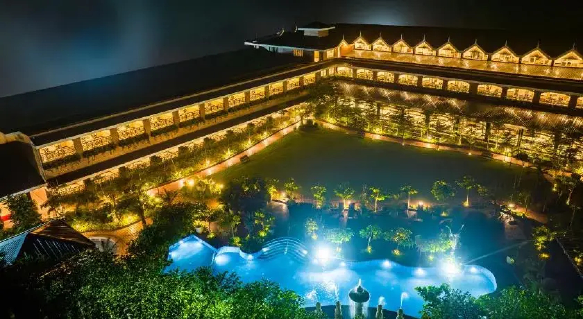 Mayfair Oasis Resort & Convention
