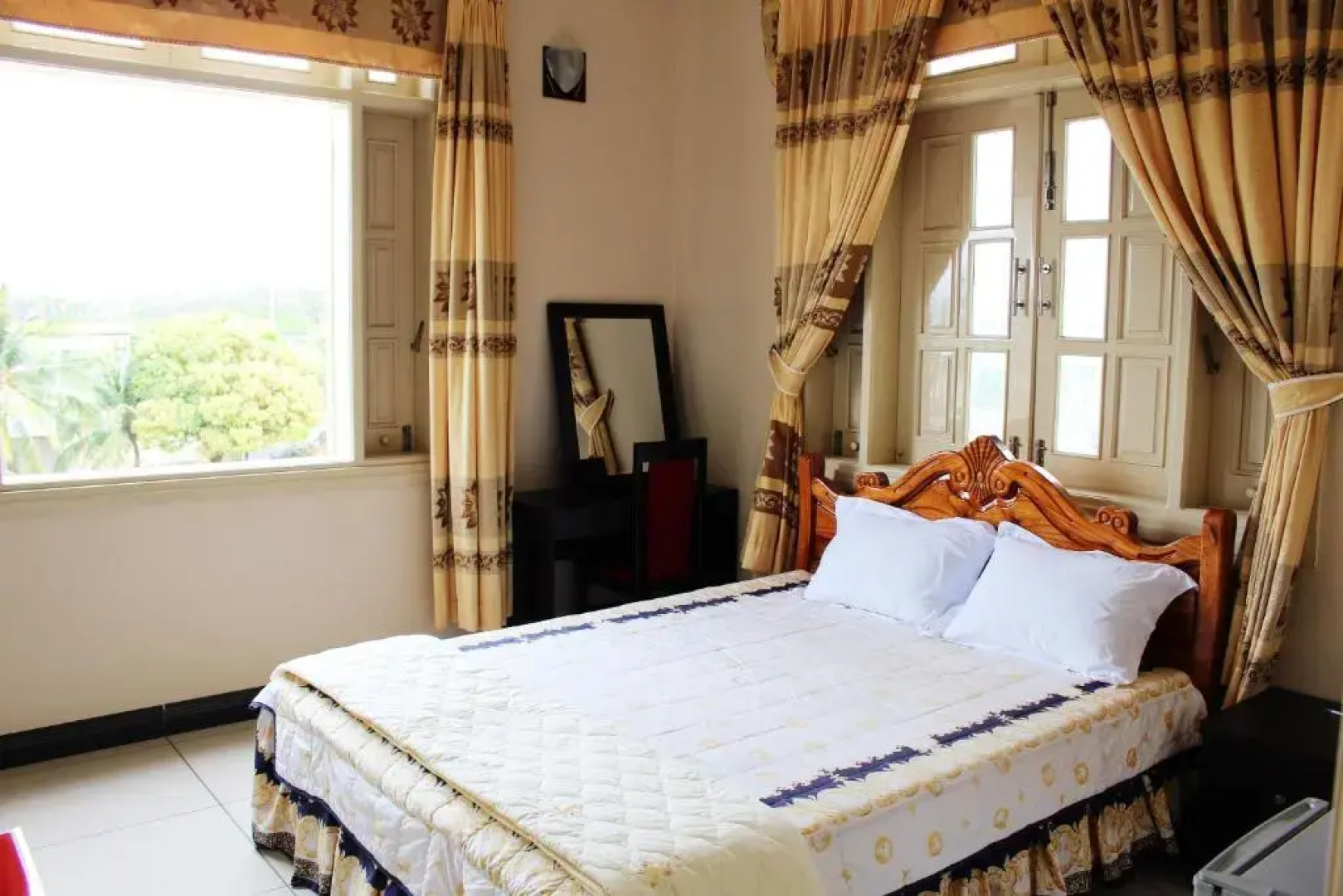 Quyet Thang Hotel & Beach