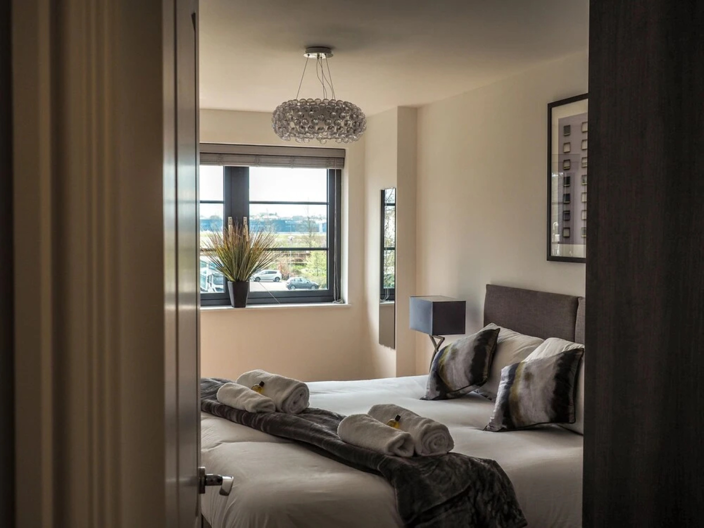 SA Today Apartments Farnborough with Fibre Wi-Fi & Netflix