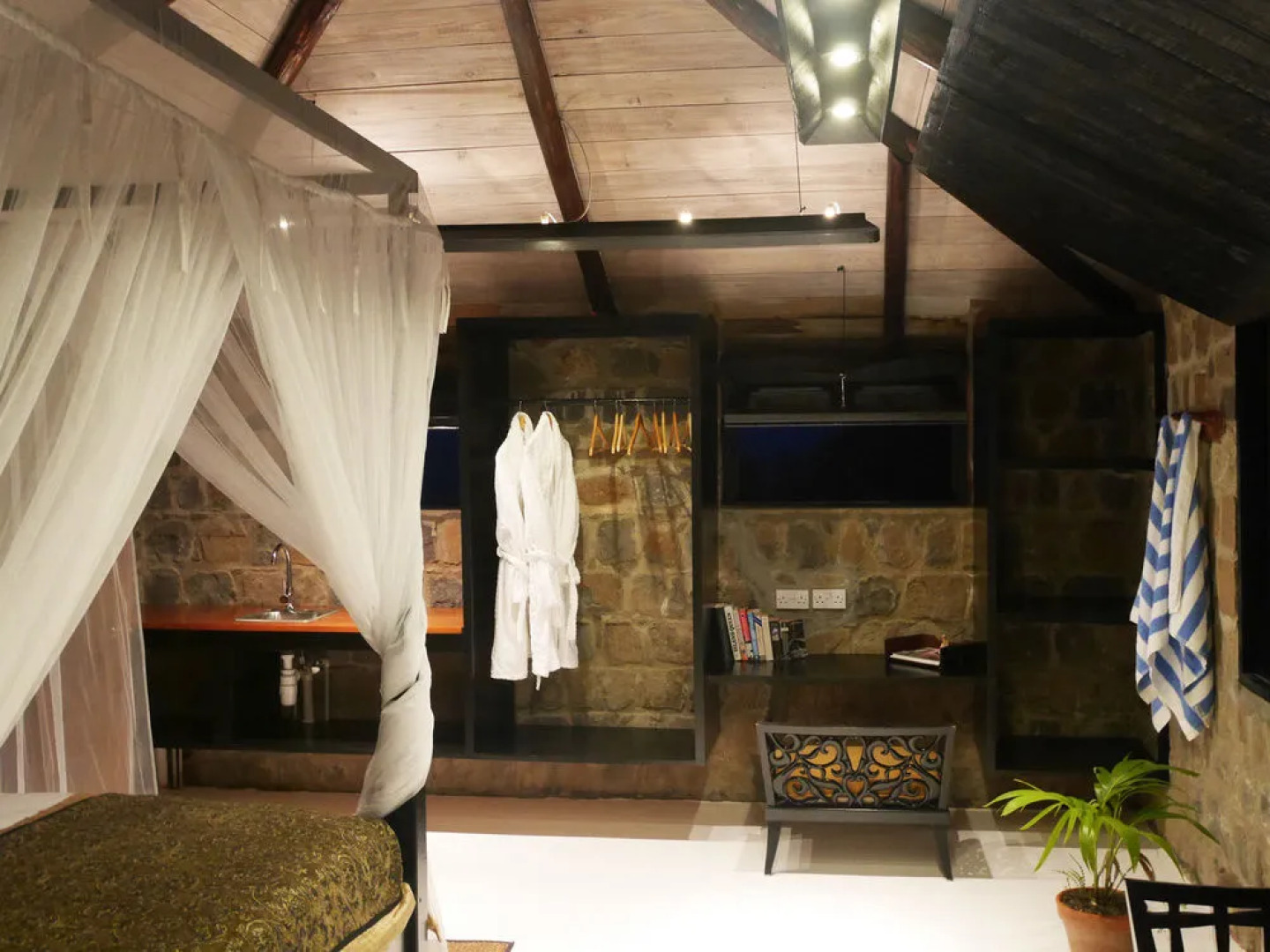 The Old Fort, Natural Hotel & Estate