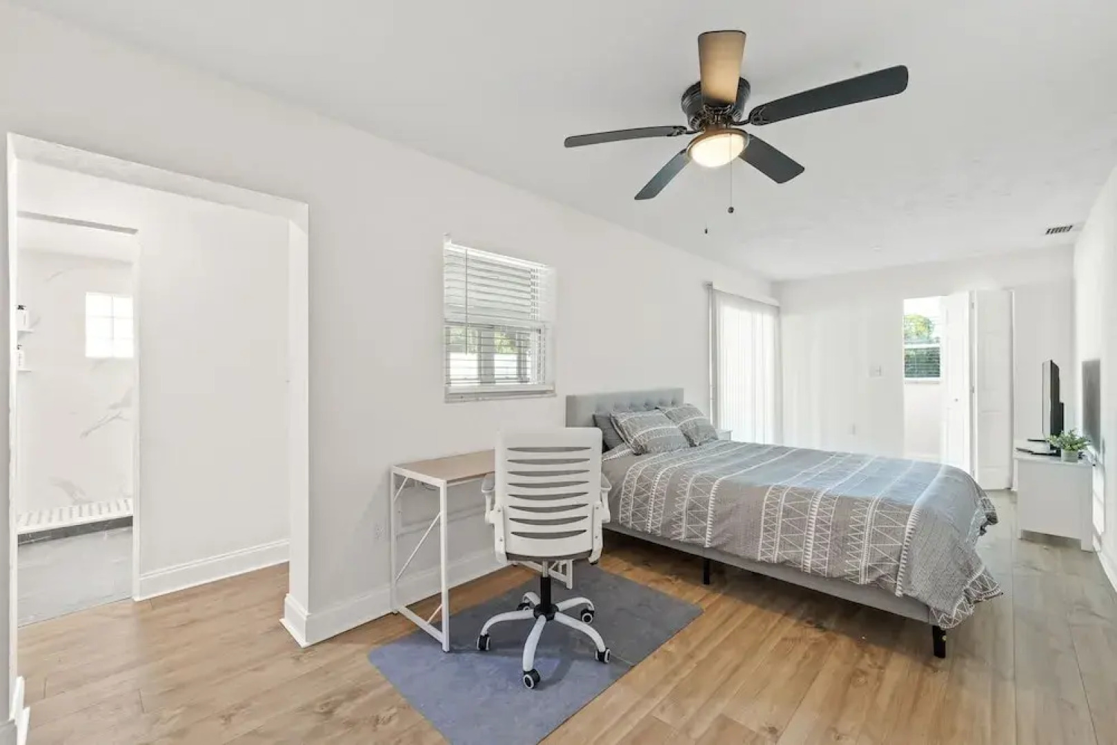 Sunny Palmetto Oasis: 4br Home With Private Pool 4 Bedroom Home by RedAwning