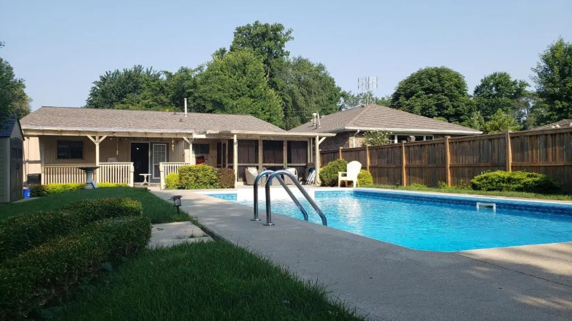Luxurious Pool Cottage