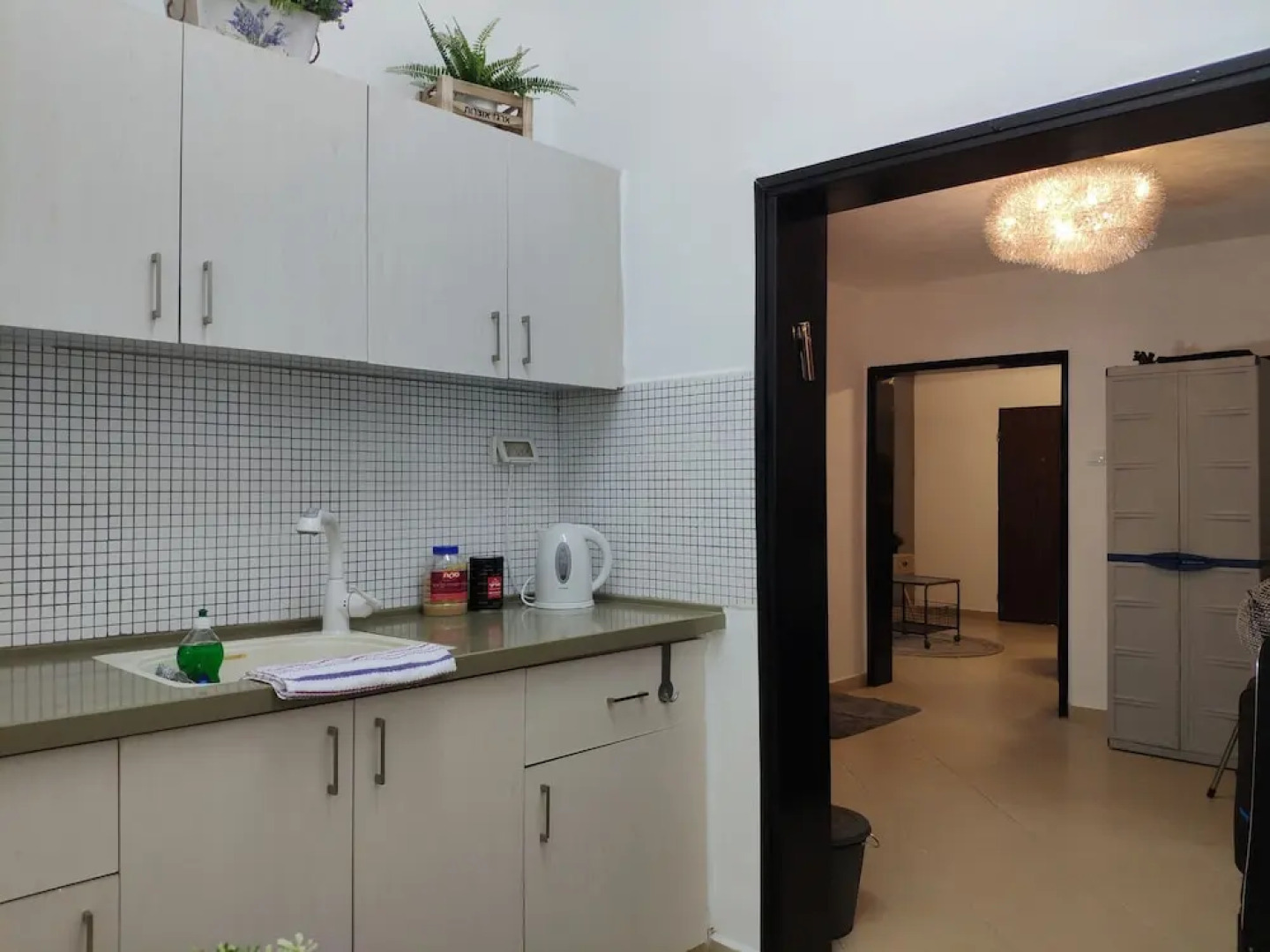 Private & Spacious Apt w Queen Beds PRKG