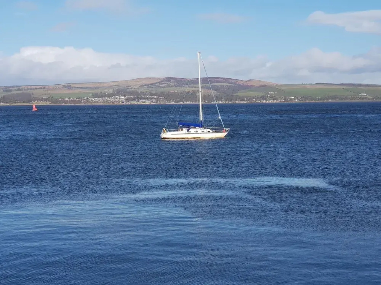 2 Bed Flat - Sleeps 4 - Parking - Wifi