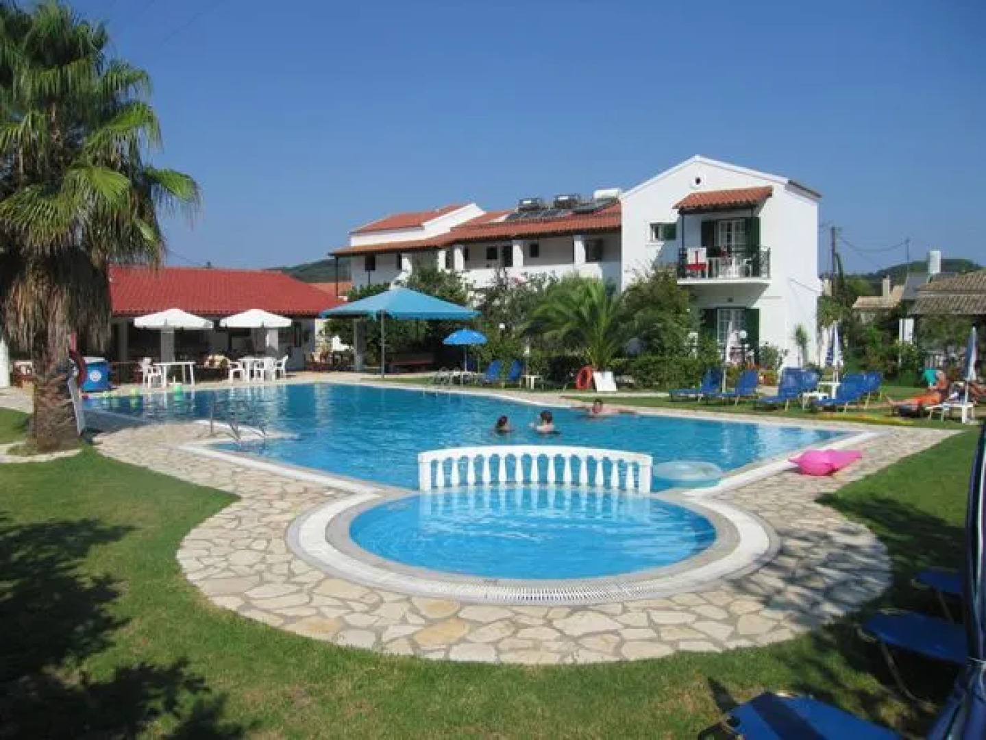 Takis & Efi Apartments