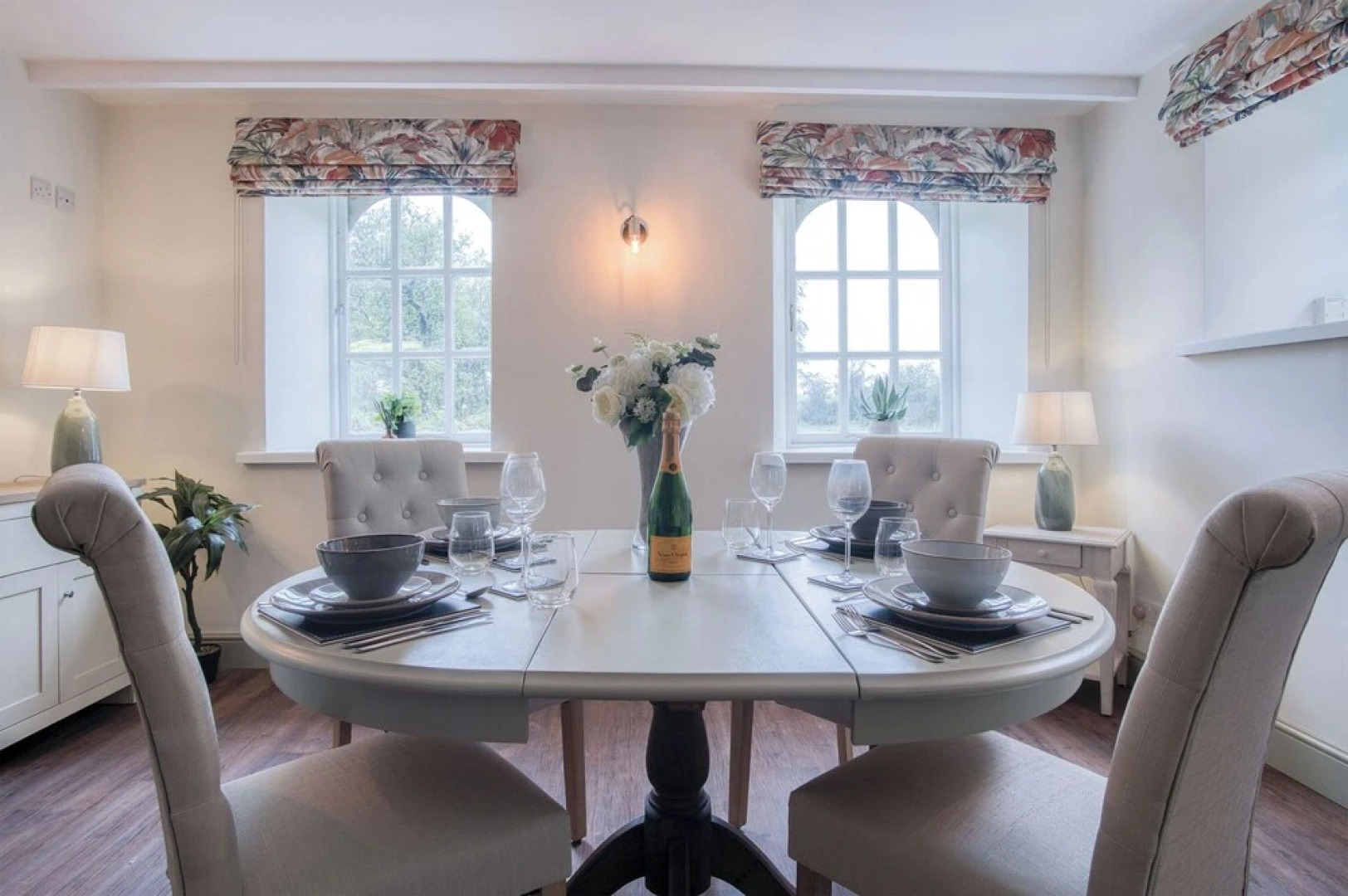 The Stables - 2 Bedroom Cottage - Princes Gate