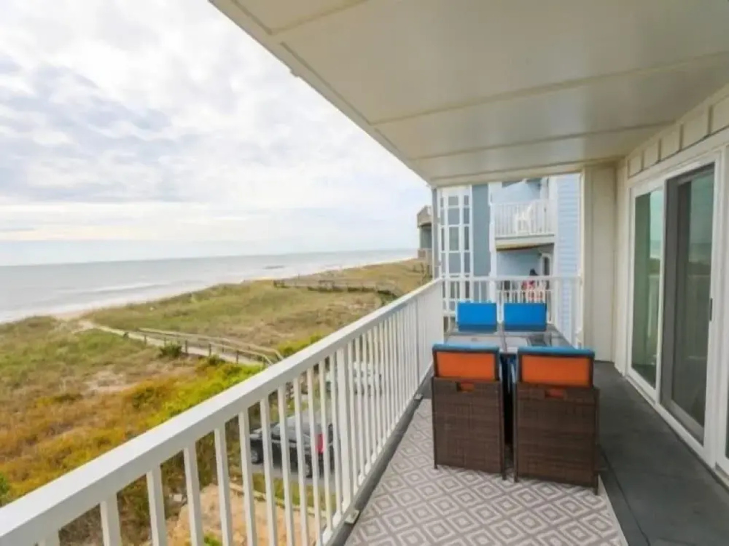 Carolina Beach Dreamin - Light Filled South Side End Unit. Ocean Views From Most Rooms! Private Beach Access! 3 Bedroom Condo by Redawning