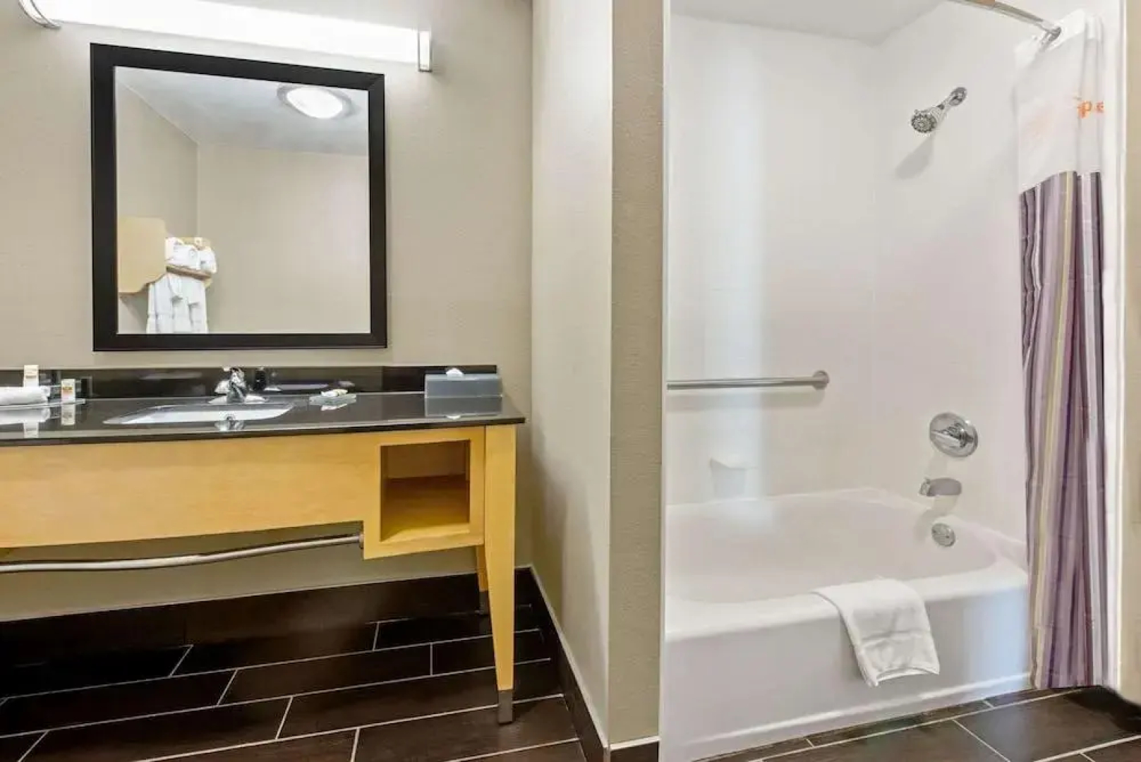 La Quinta Inn & Suites By Wyndham Leesville Ft. Polk