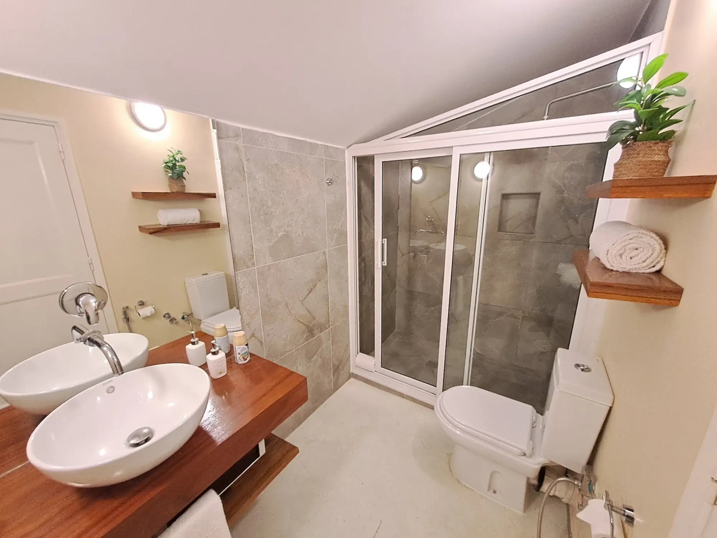 Joli Guesthouse