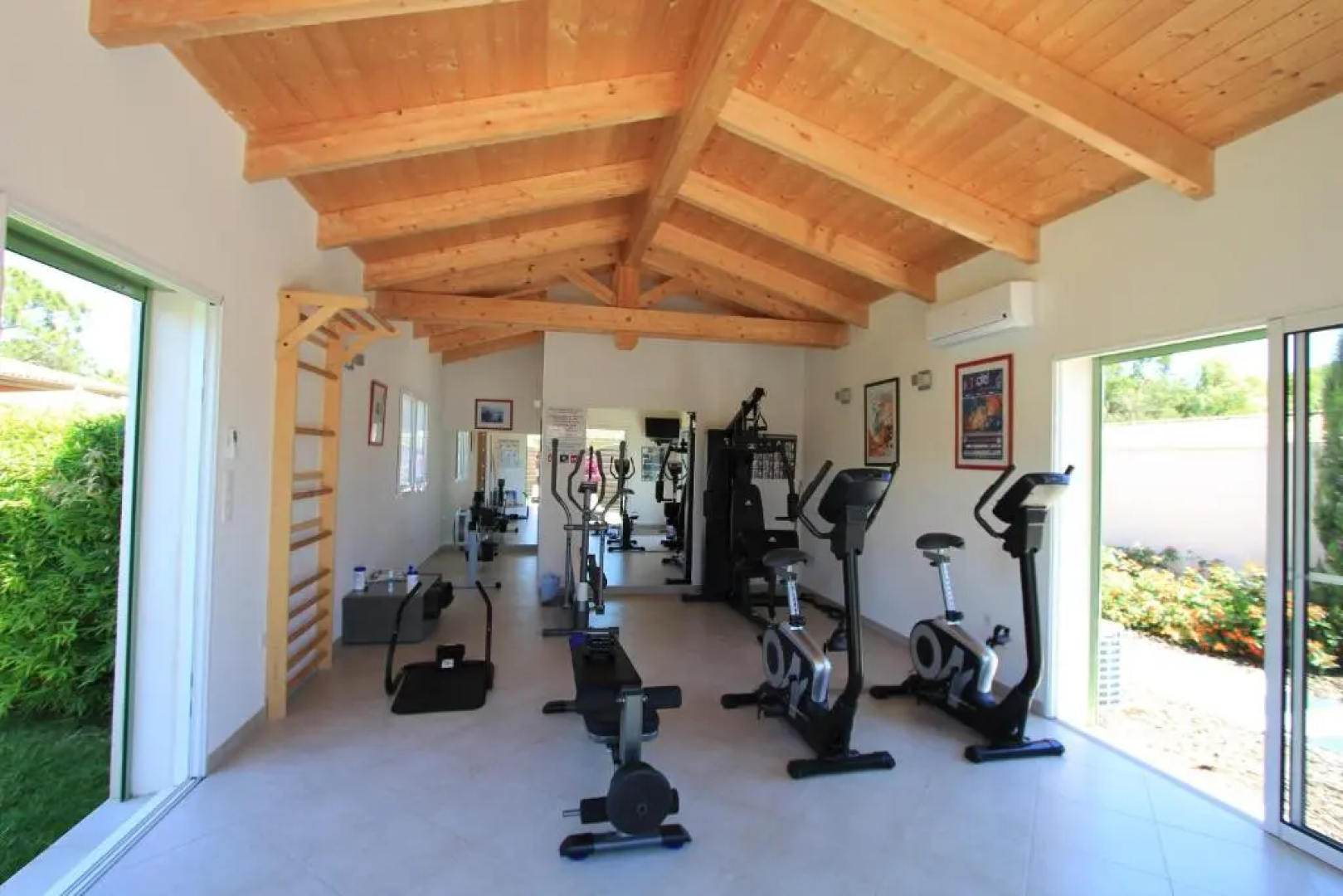 Villas CALA CORSA - 3 et 4 Chambres CALA ROSSA Porto-Vecchio - Villas entièrement Climatisées à 5 minutes à pied de la plage Cala Rossa