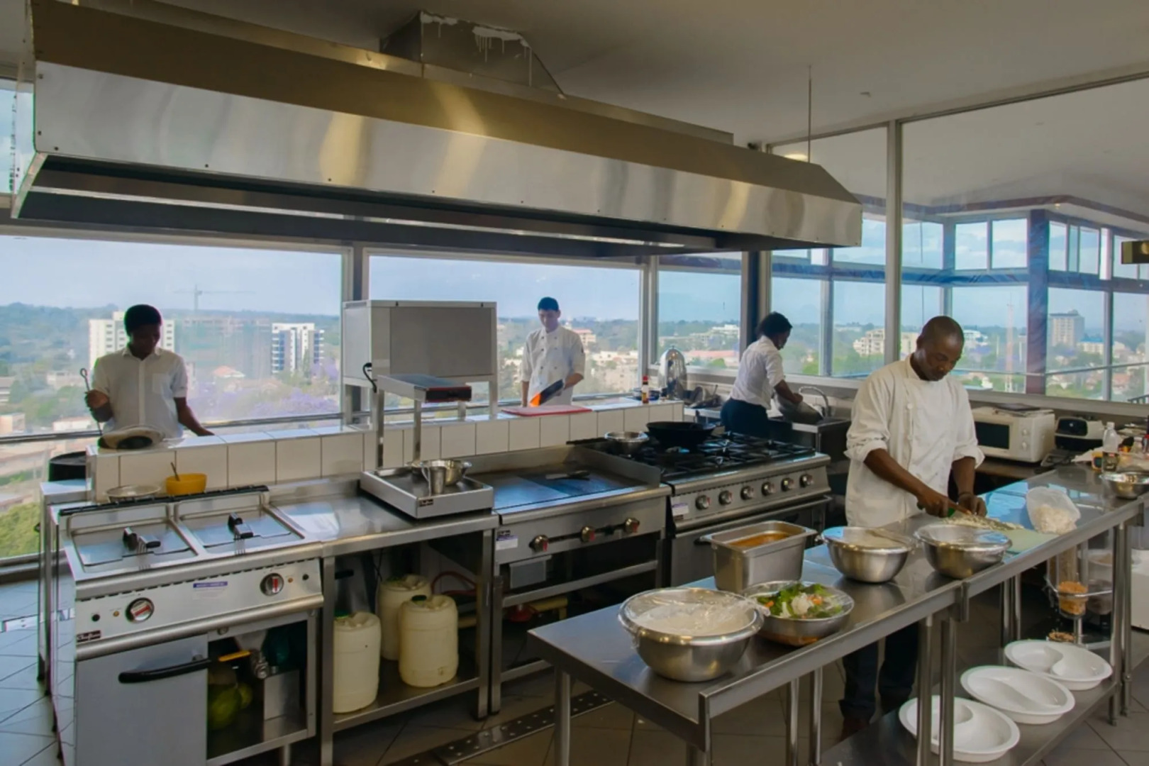 Cloud Hotel & Suites