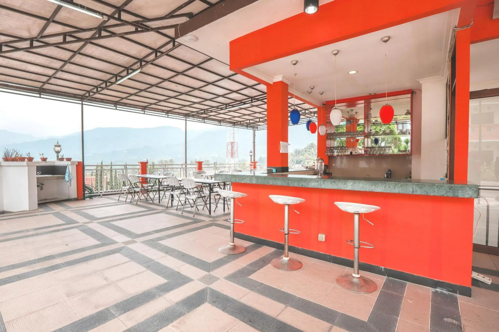 Hotel Lurus