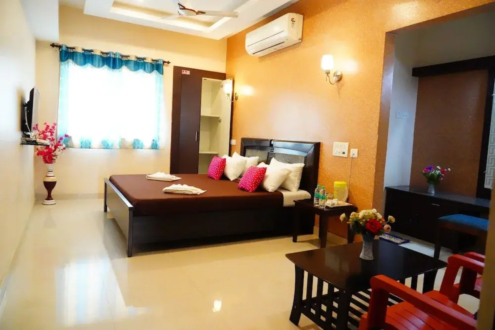 VJR Mahal and Vinayagam Residency