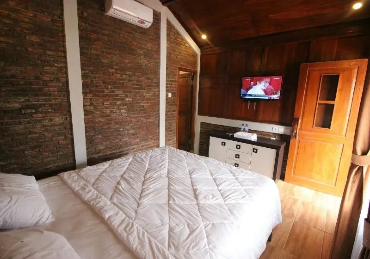 The Royal Joglo by ZUZU