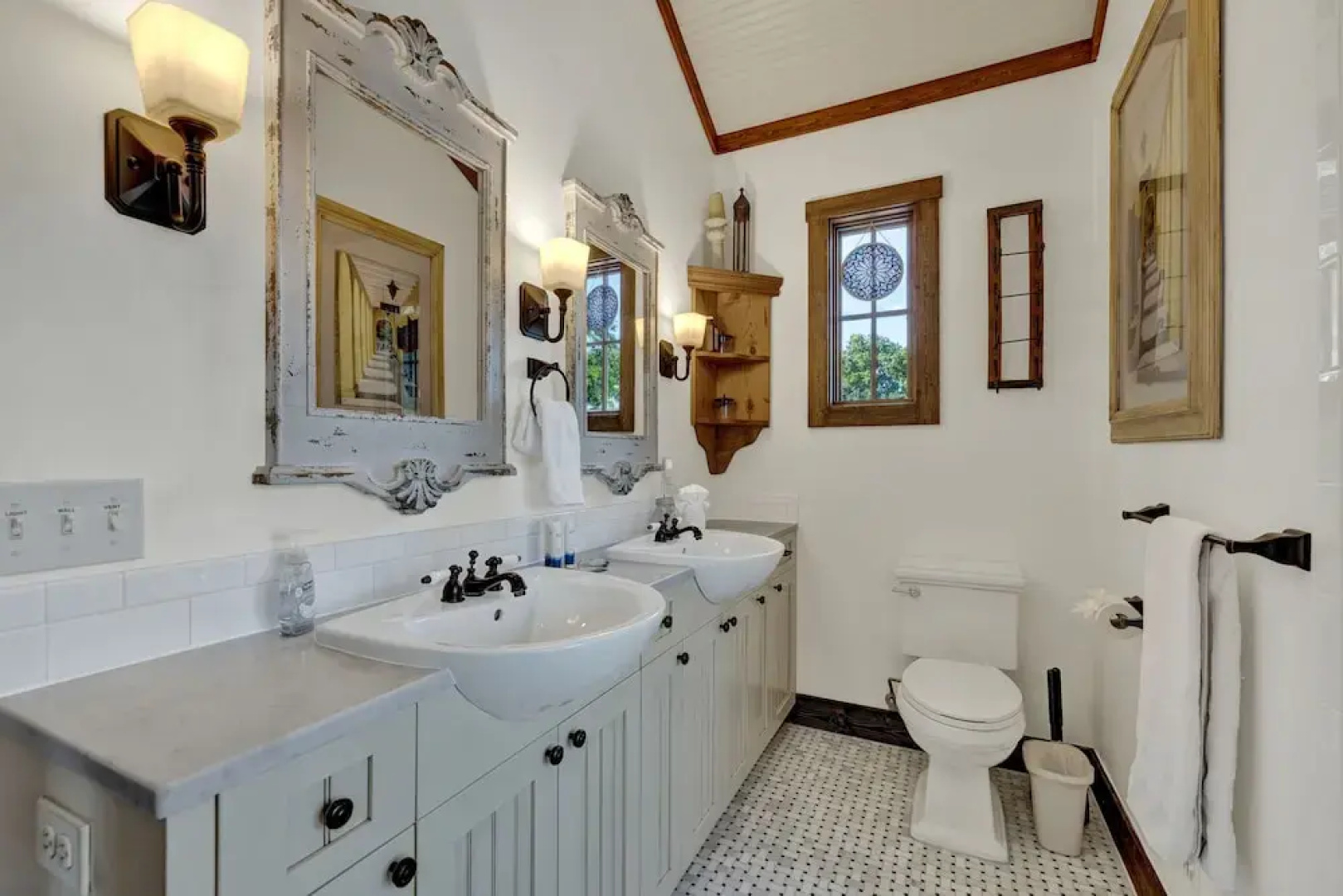 Luxury Craftsman Home With Hot Tub and Firepit - 1blk to Main