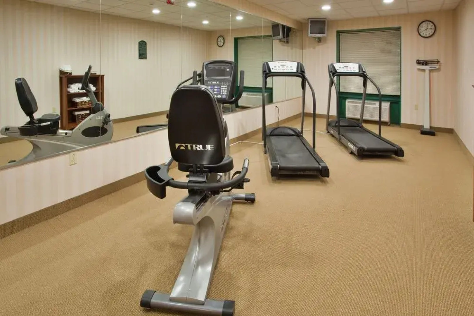 Holiday Inn Exp Suites Hazleton I-80