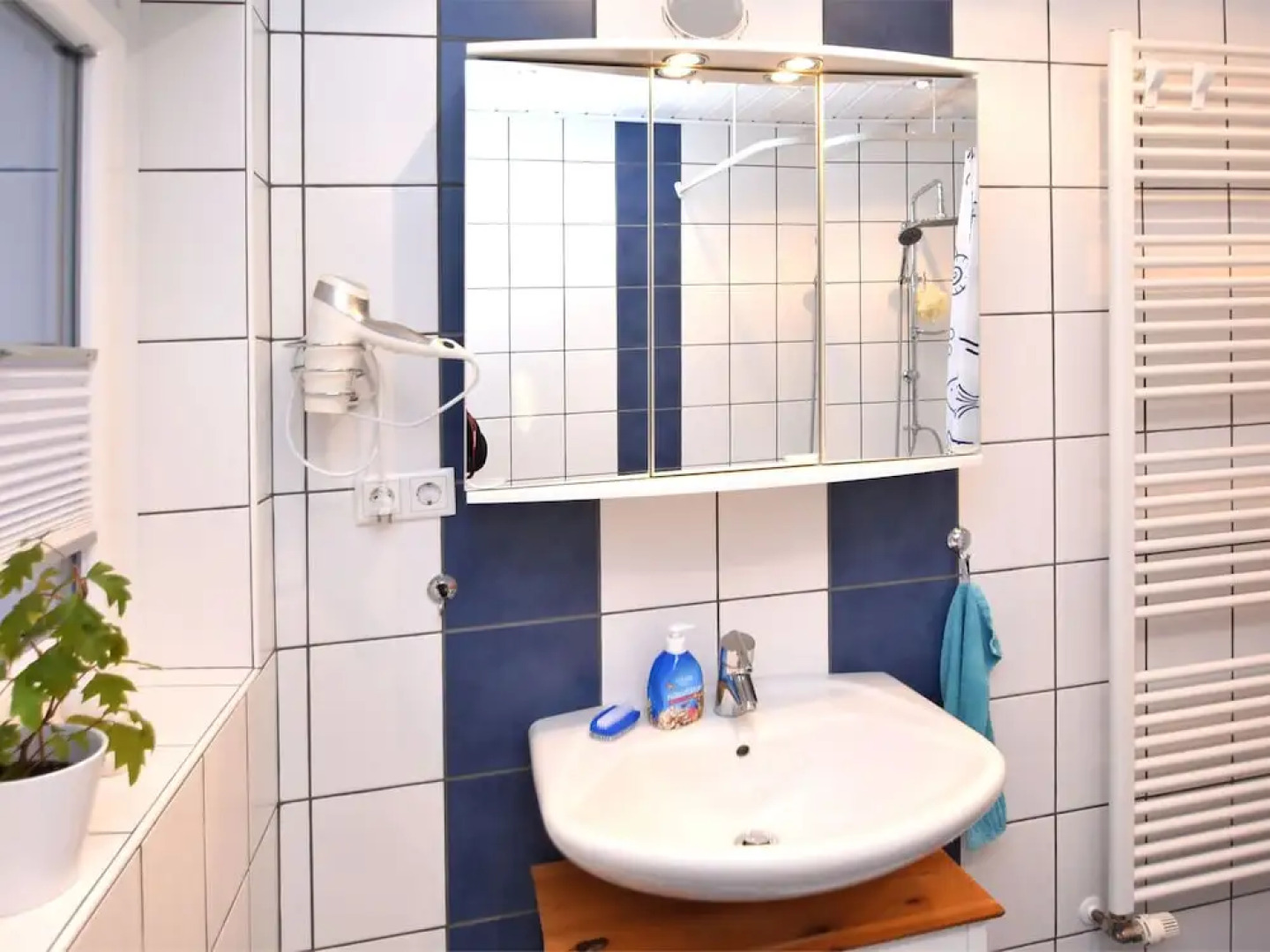 Bright Apartment With Private Balcony and use of Garden in the Weser Uplands