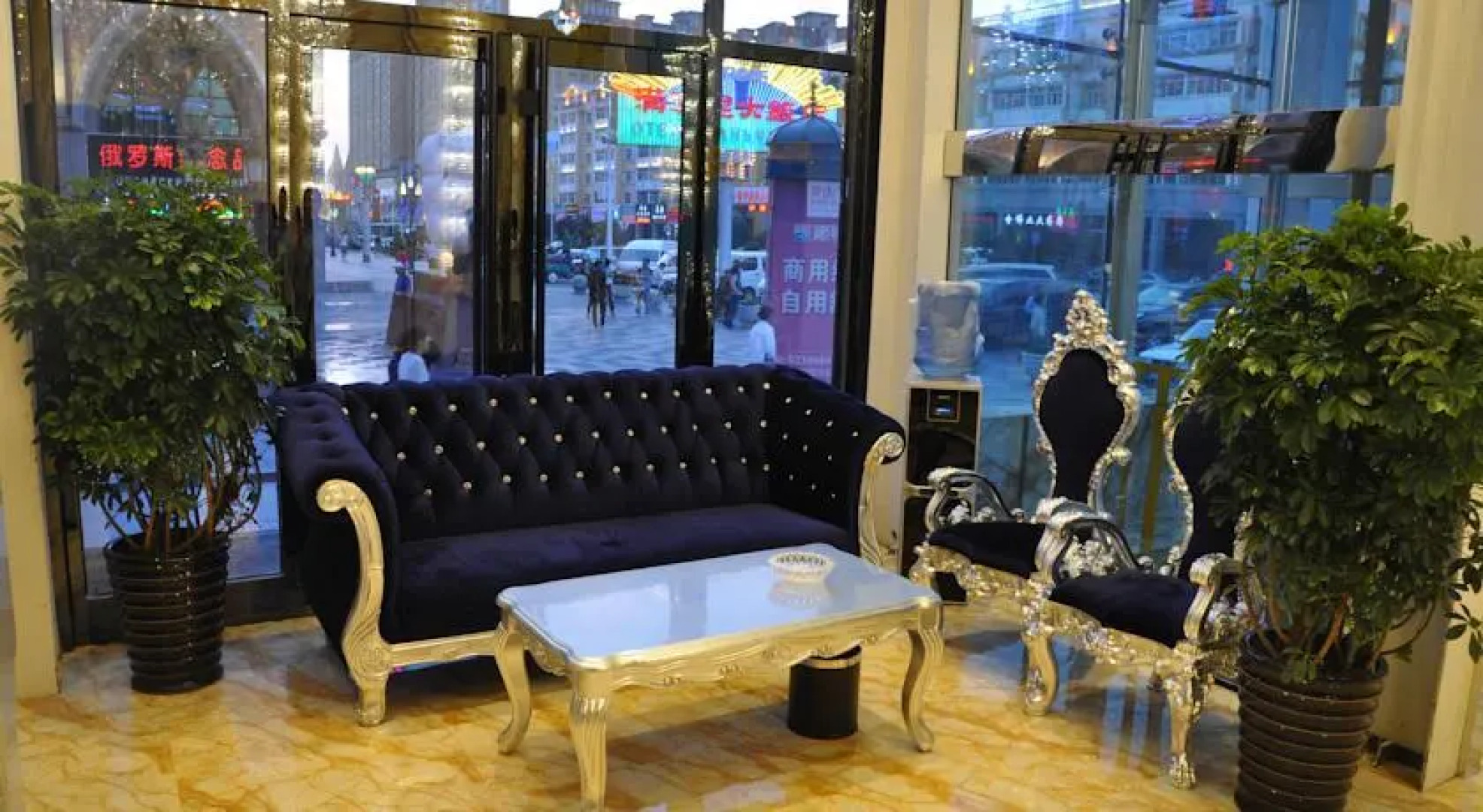 Manzhouli Aolong Business Hotel