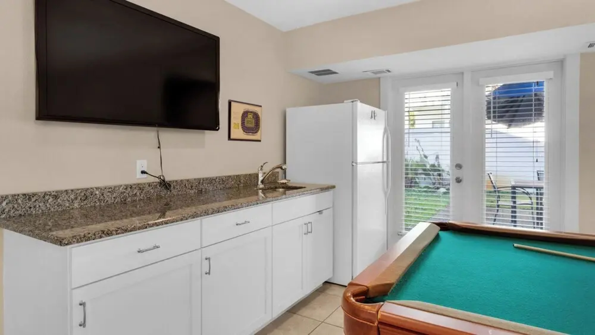Your Ideal Beach Getaway With Private Pool, Game Room and Close to Beach!