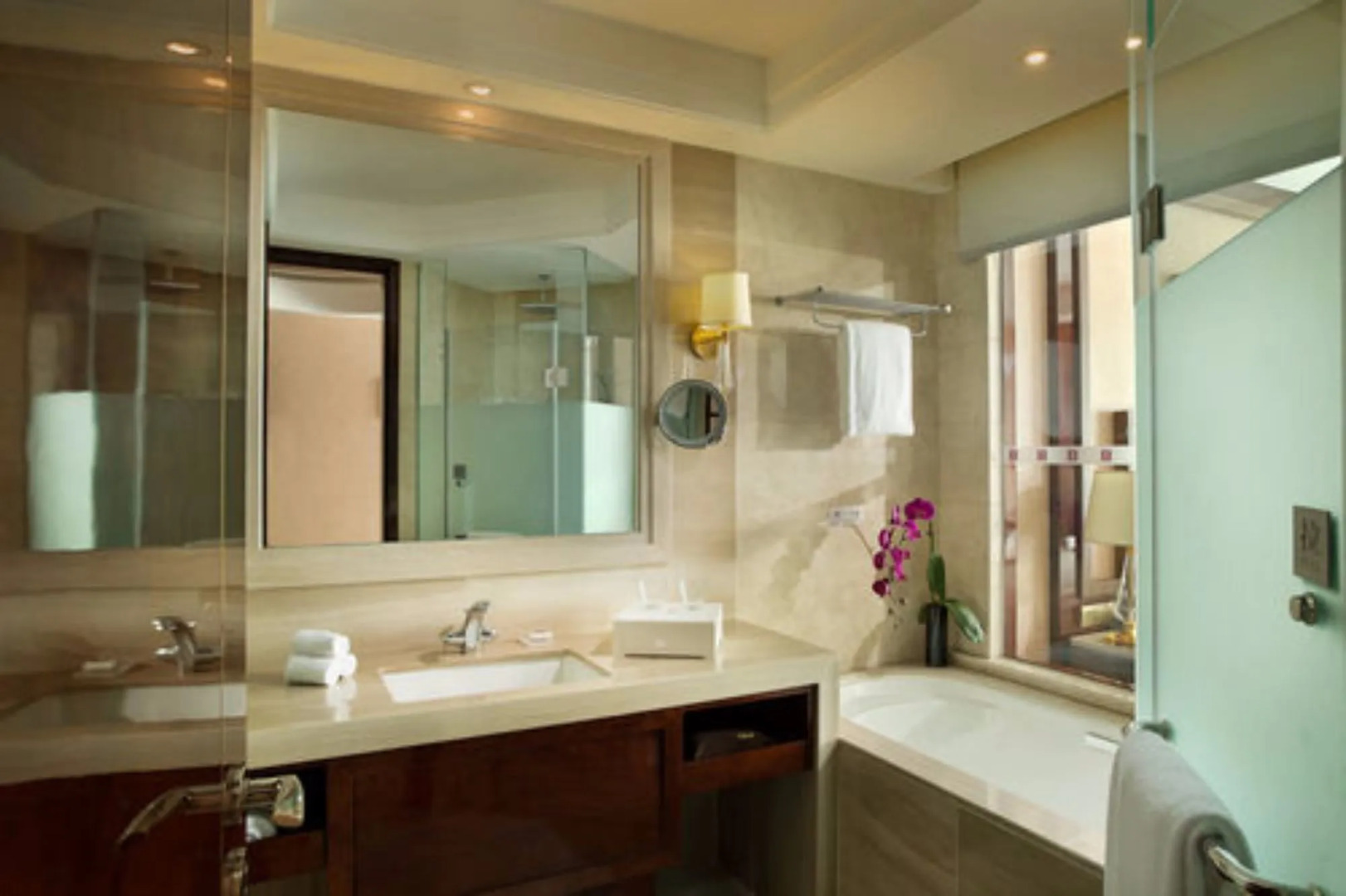 Slater International Hotel