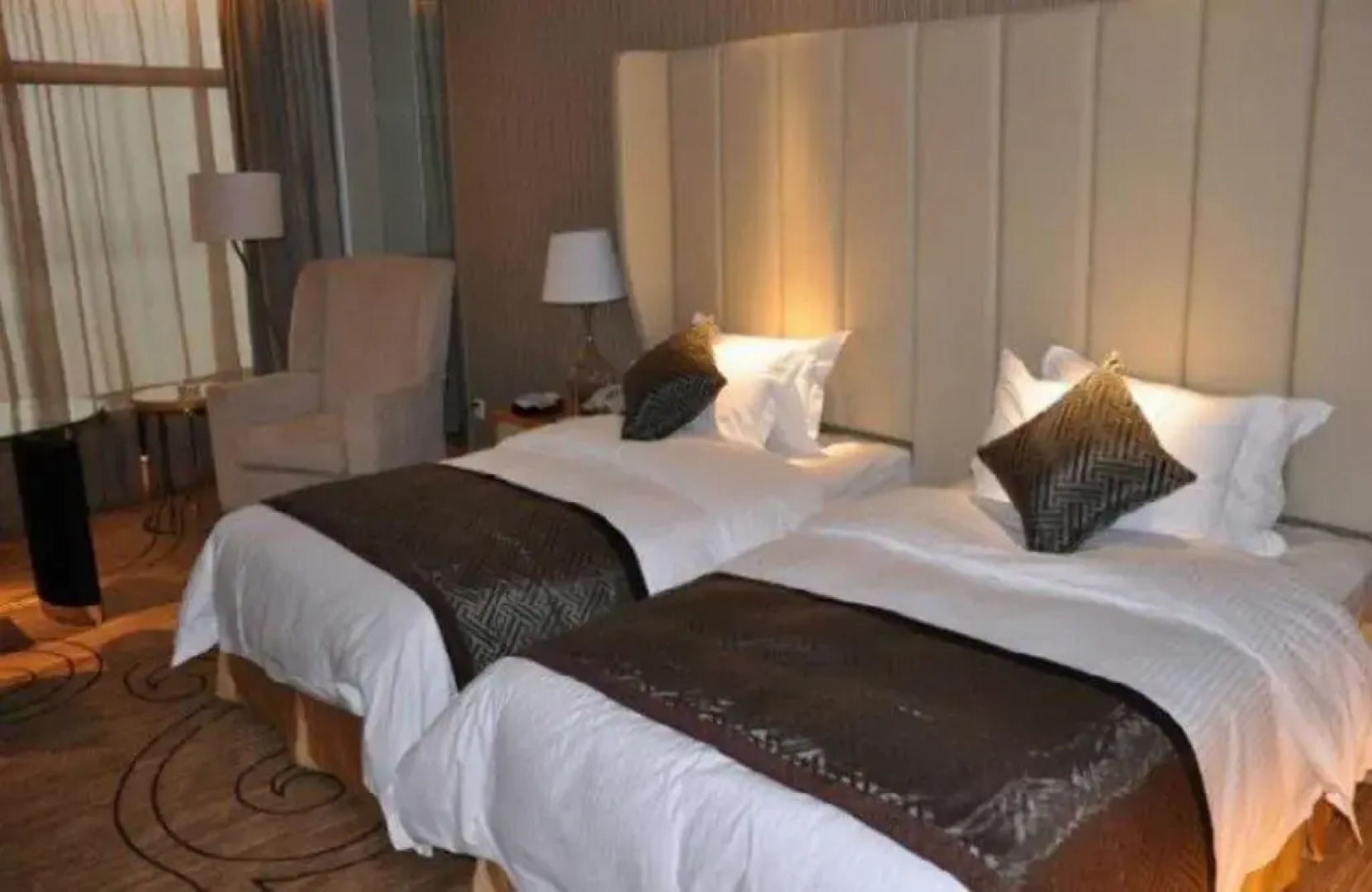 XinHua JianGuo Hotel