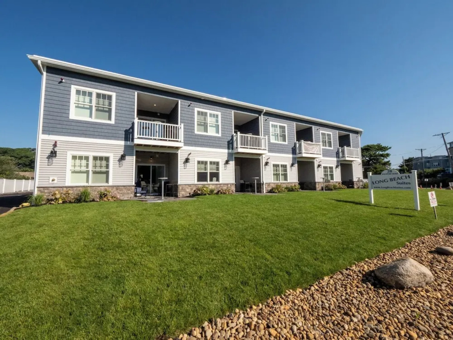 Long Beach Suites