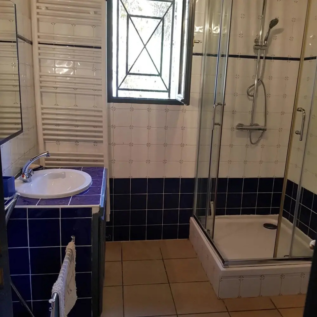 House With 3 Bedrooms in Saint-julien-de-la-nef, With Wonderful Mountain View, Pool Access and Enclosed Garden - 80 km From the Beach