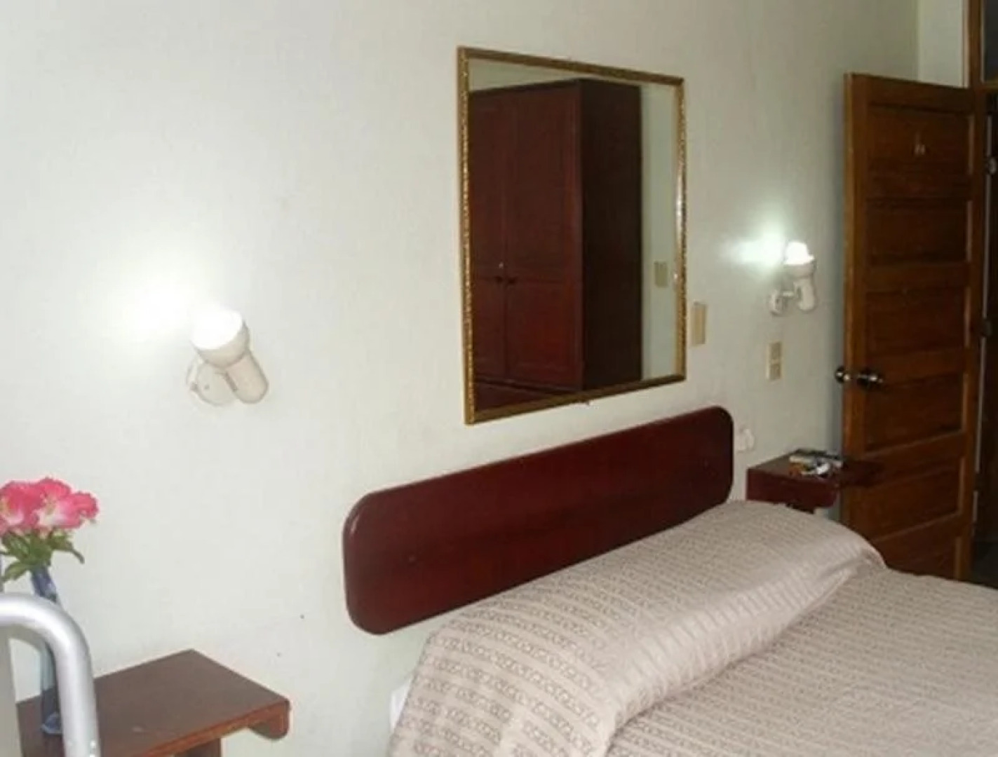 Foreigners Club Hotel
