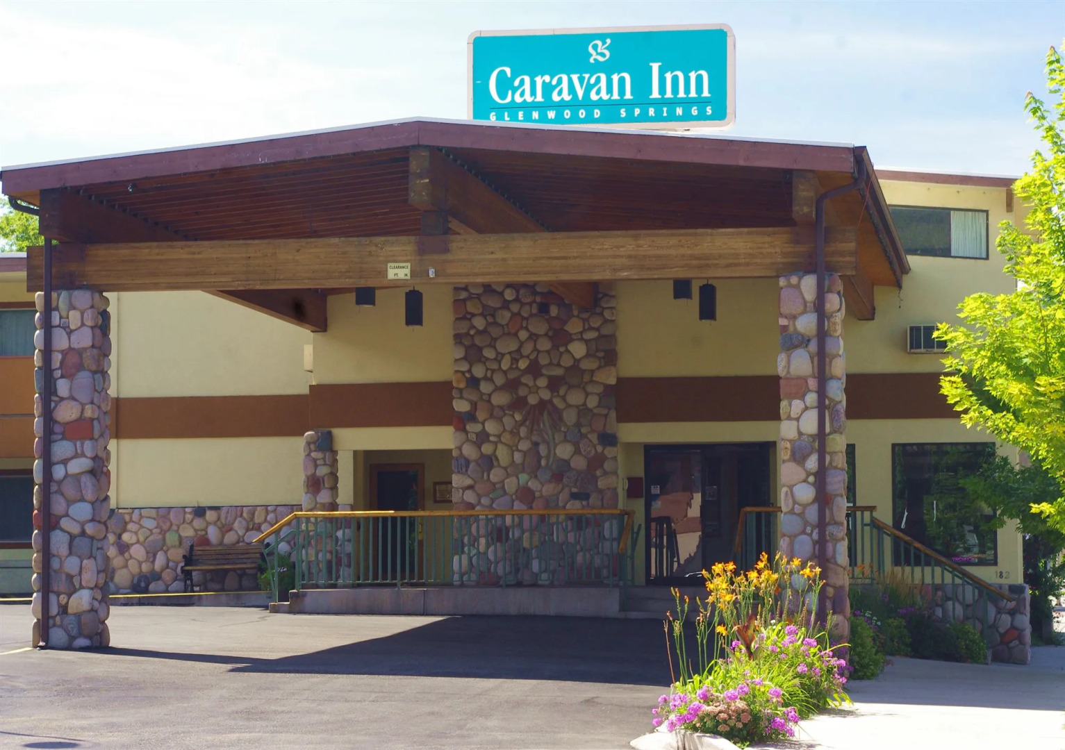 Caravan Inn