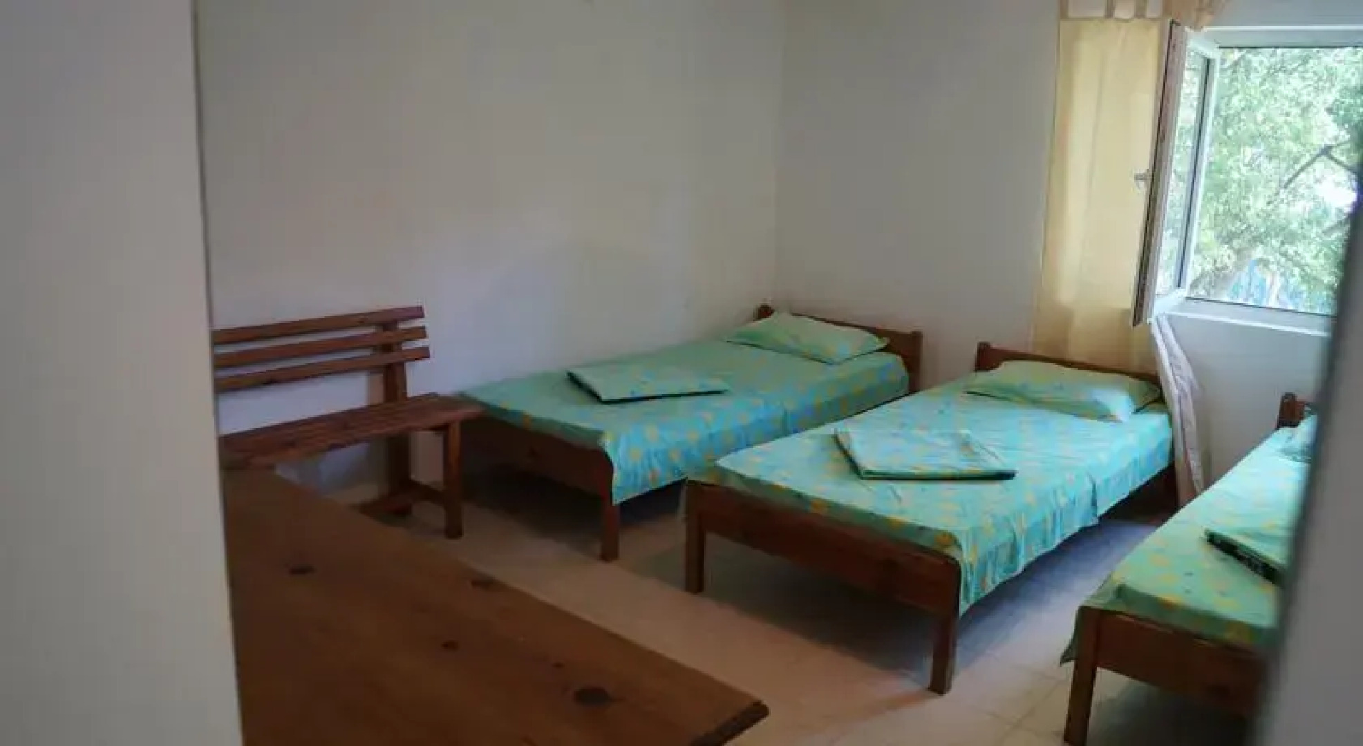 Pura Vida Breeze Hostel