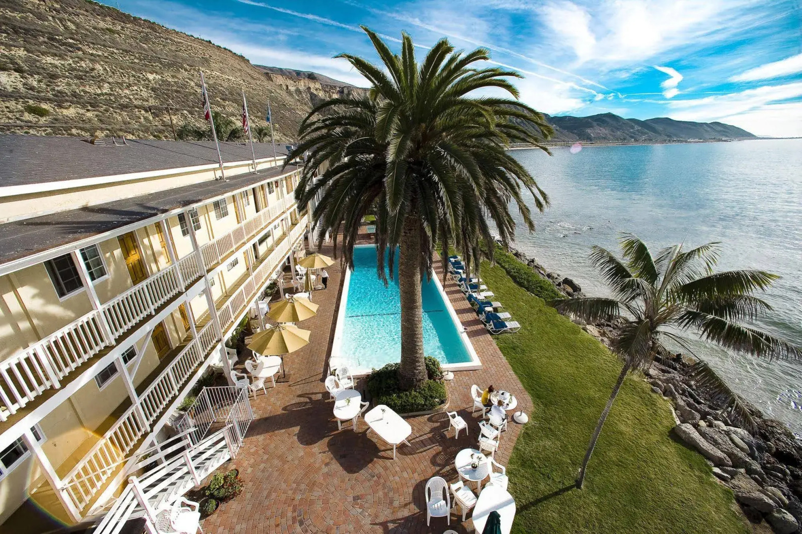 Cliff House Inn On The Ocean