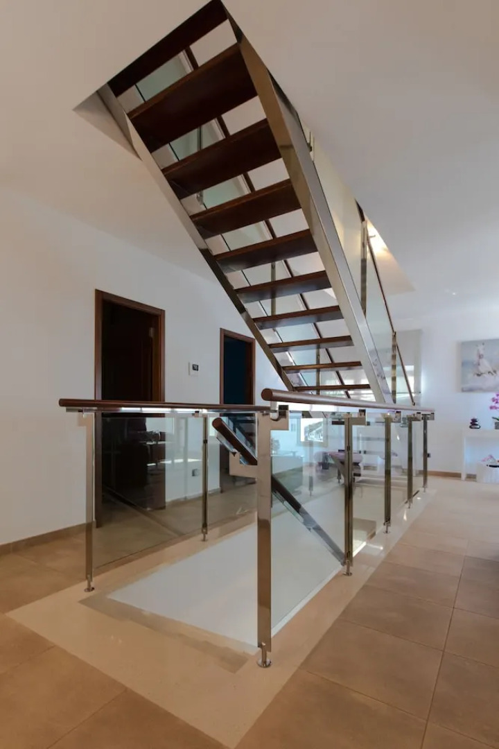 Vertical Villa: luxury, sea views & private SPA