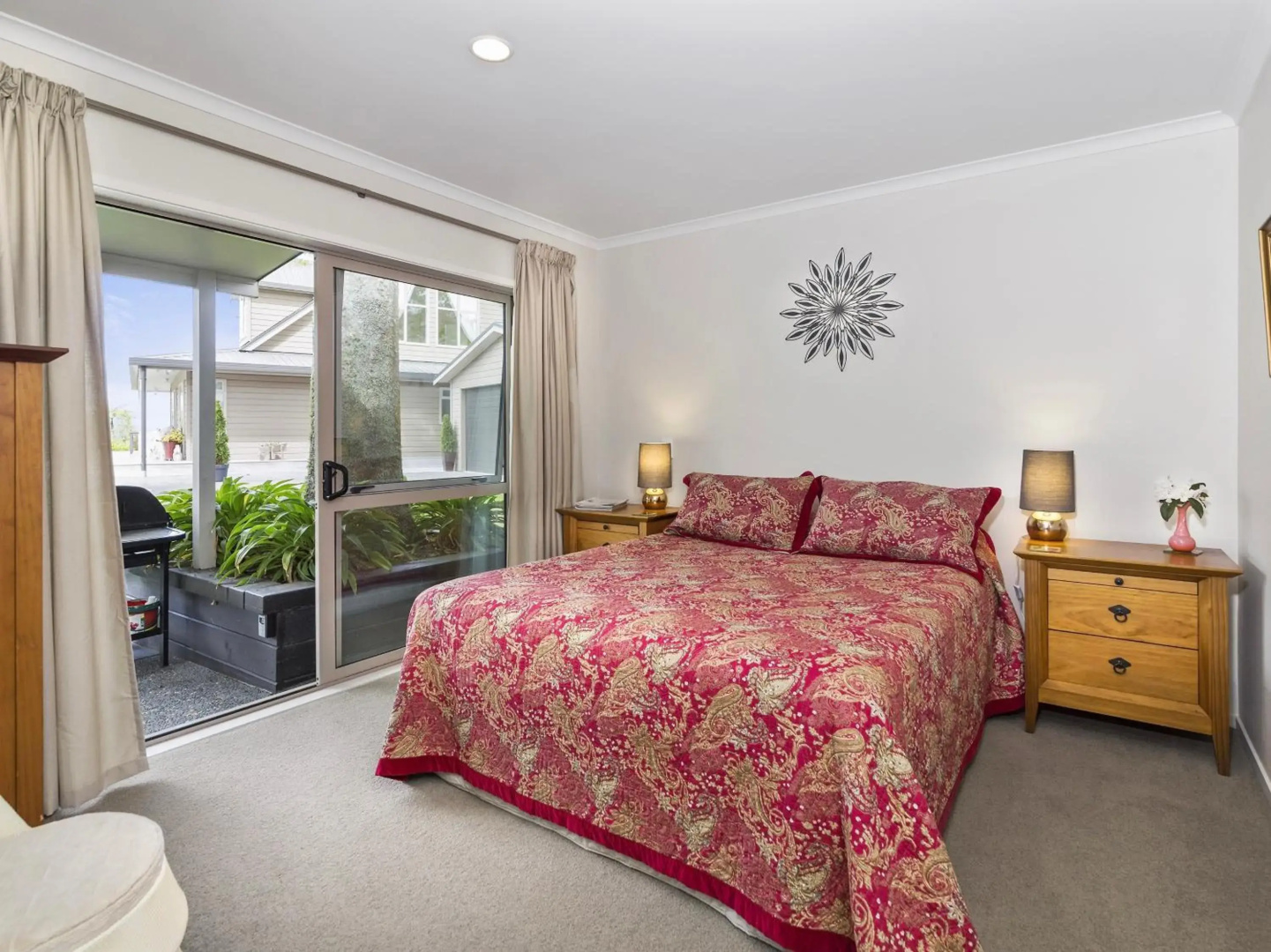 Rainbow Cottage - Lake Tarawera Cottage