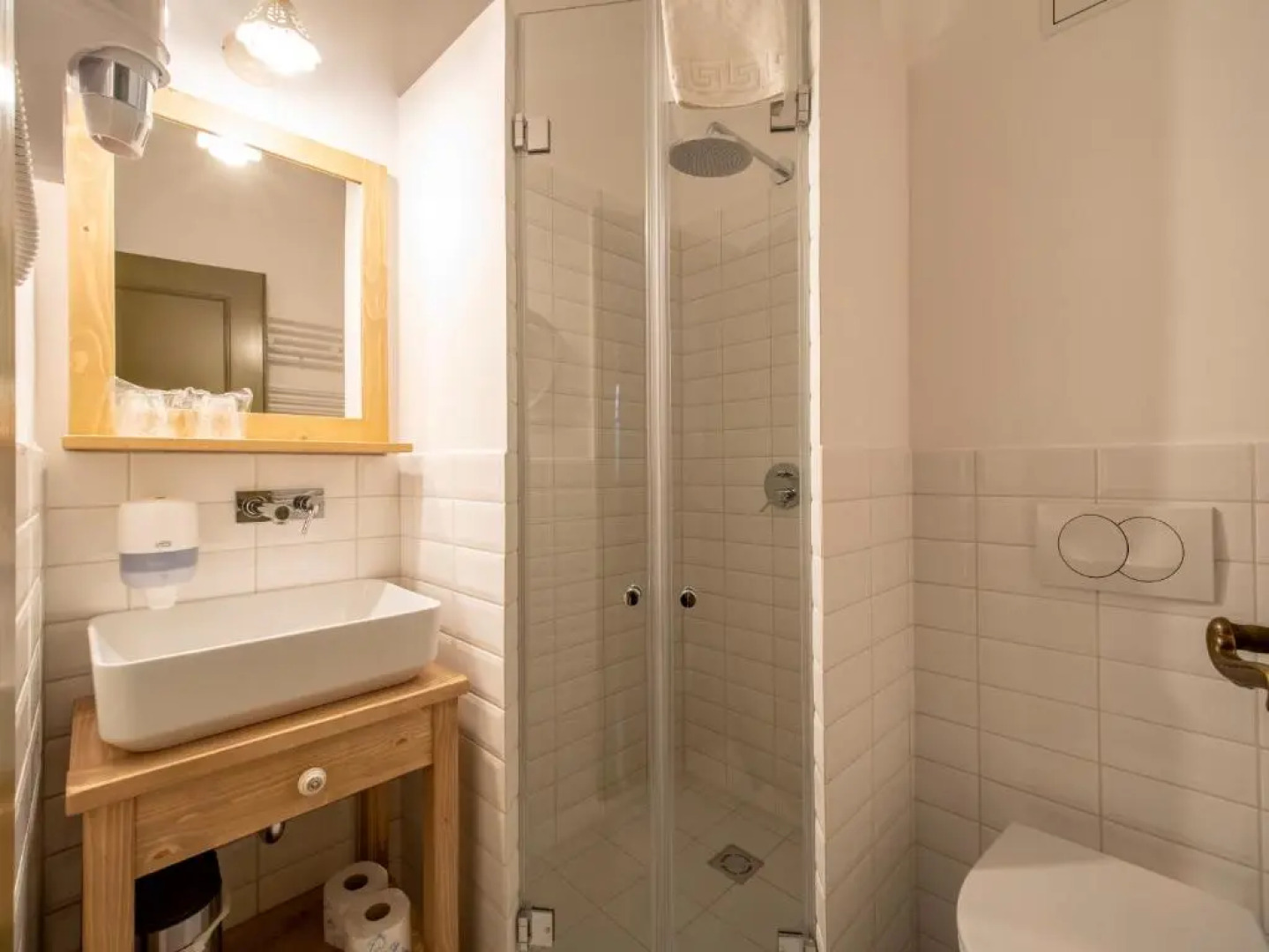 Berghi Hotel and Apartments