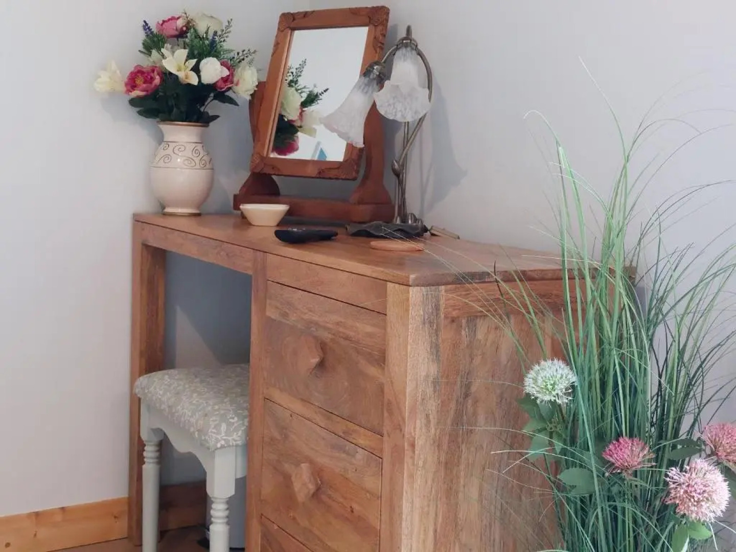 Wesley House Holidays - Choice of 2 Quirky Cottages in 4 private acres