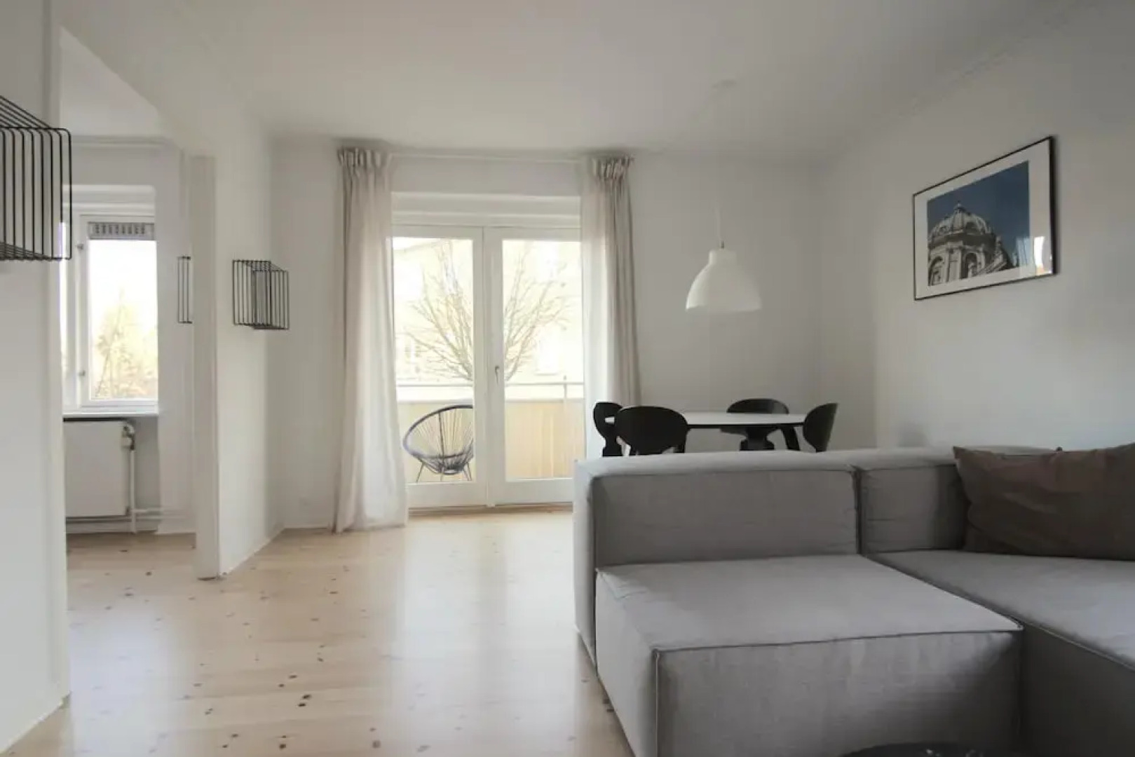 Great 2-bed w Balcony in Charlottenlund