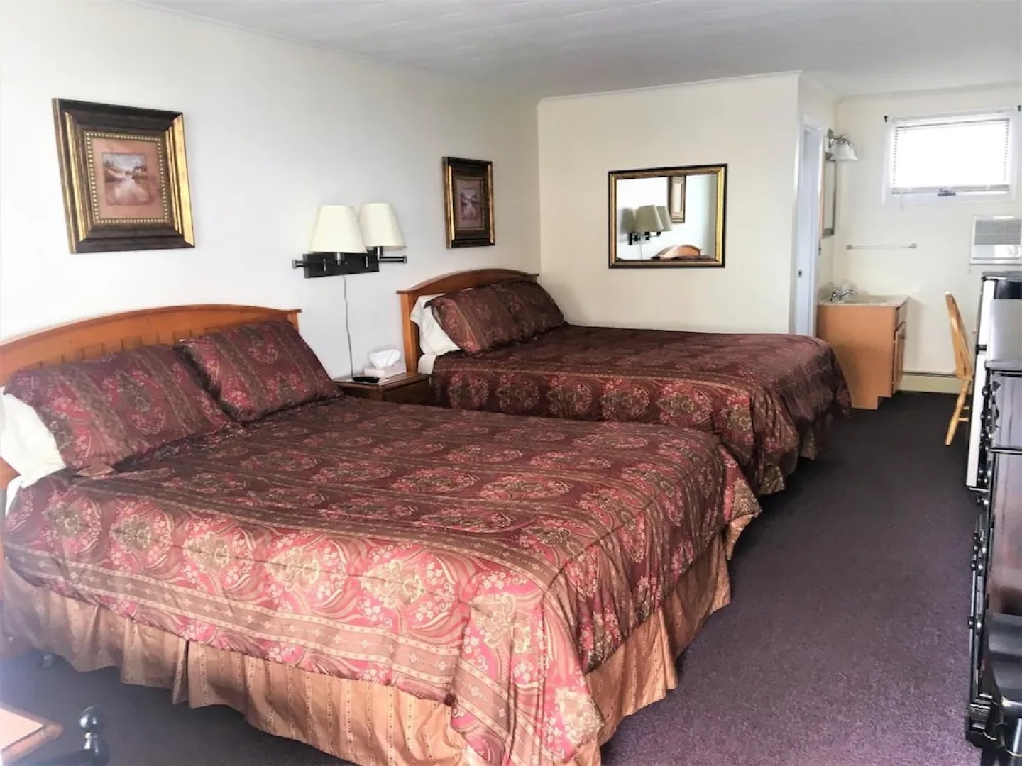 The Sandpiper Beachfront Motel