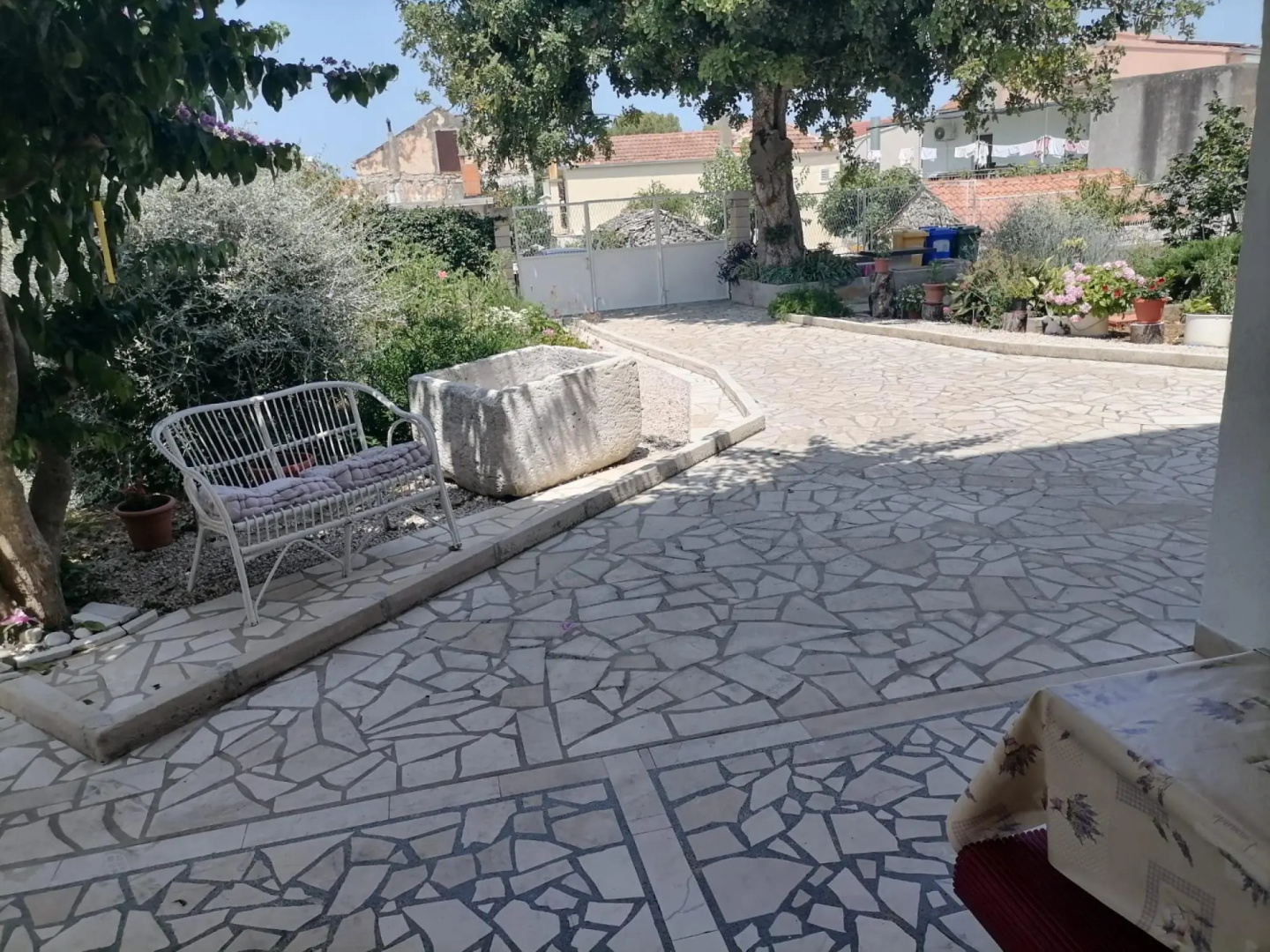 Ljube - quiet location & close to the beach - A2(4+1)