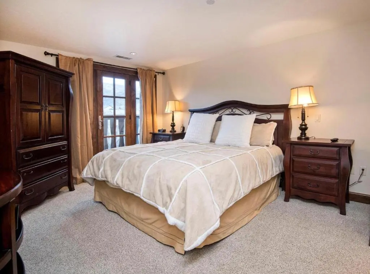 Ascent Residence 208