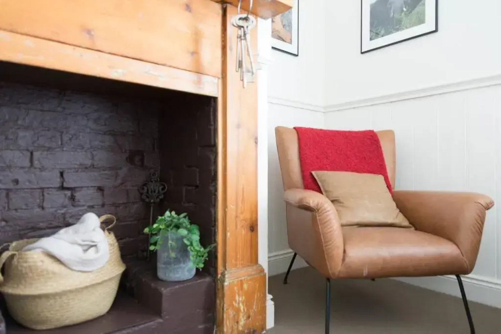 Best Location in Hobart! Luxury 4 bedroom with stunning views